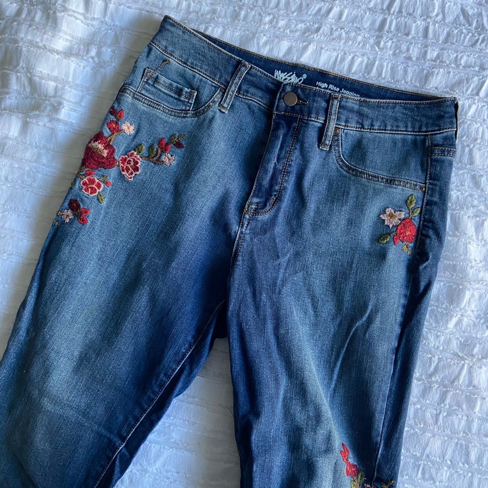 Mossimo Rose Embroidered High Rise Jegging